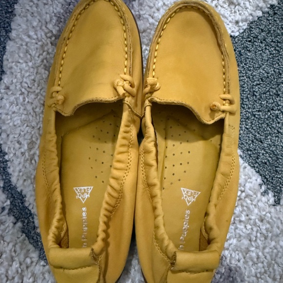 NWOT Hush puppies size 7 mustard driving shoes/loafer - Picture 10 of 10